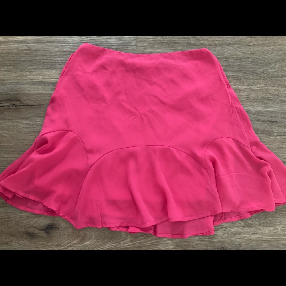 BRAND NEW SKIRT